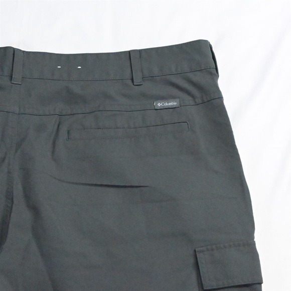 Columbia 42 x 11" Dark‎ Gray Ripstop Omni Shade 1728341 Cargo Shorts - Picture 5 of 7